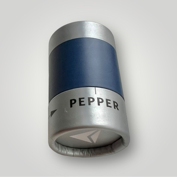 Delta Air Lines Salt Pepper Shaker Engine Collectible Travel Souvenir D One New - Picture 11 of 12